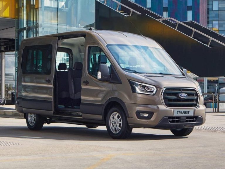 ford-transit-bus-2019-front-view